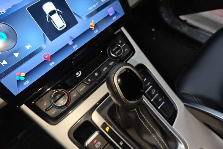 Used Geely Auto Emgrand X7 Sport 2018 1.8TD Automatic Two-Wheel Drive Smart Connect 4G Internet Edition