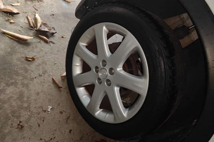 Used Buick Encore 2015 1.4T Automatic Two-Wheel Drive Urban Elite Version
