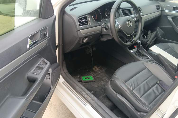 Used Volkswagen Lavida 2017 1.6L Automatic Comfort Edition
