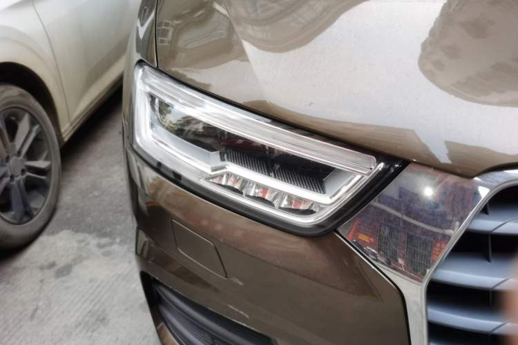 Used Audi Q3 2018 30th Anniversary Edition 30 TFSI Fashion Model Right Front Headlight