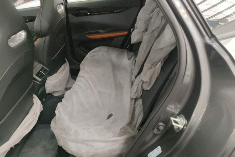 Used Changan UNI-V 2025 1.5T 500Bar High-Energy Version
