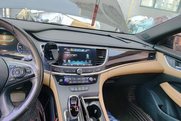 Used Buick LaCrosse 2016 20T Luxury Model Audio And AC Panel