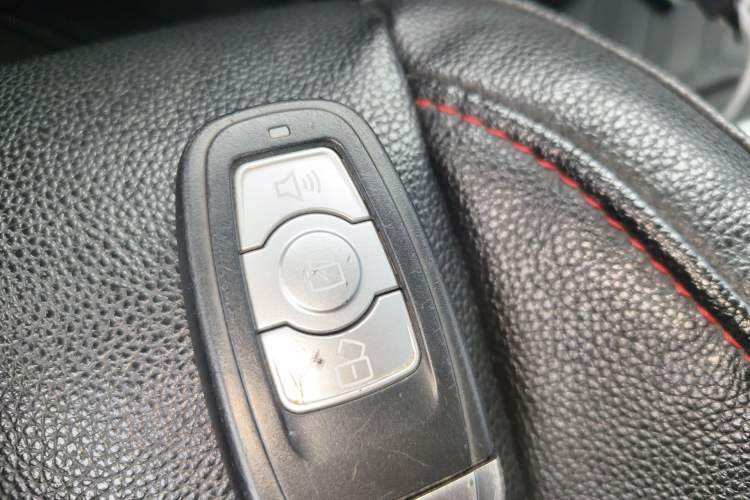 Used Haval H6 2015 Upgraded Model 1.5T Manual Two-Wheel Drive Elite Version