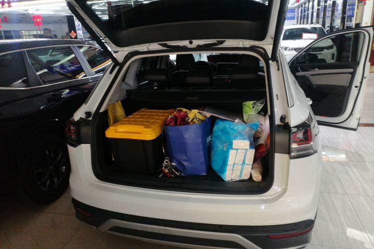 Used Volkswagen Tayron 2024 300TSI Two-Wheel-Drive Luxury Plus Advanced Version Trunk