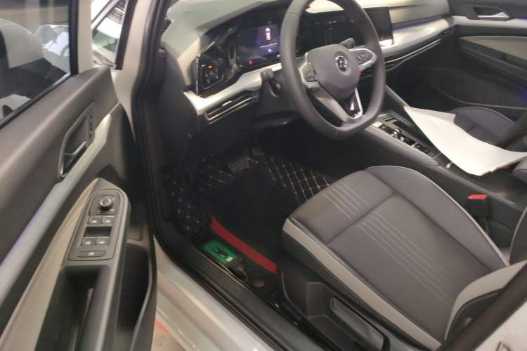 Used Volkswagen Golf 2023 Facelift 280TSI DSG Pro Left Front Seat