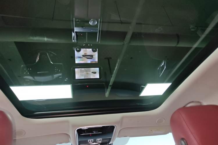 Used Land Rover Range Rover Velar 2022 250 PS