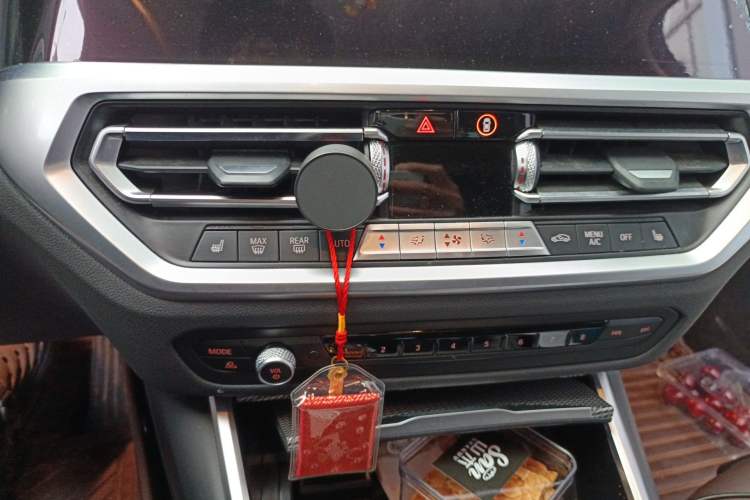 Used BMW 3 Series 2020 Restyled 325i M Sport Night Edition Package Audio And AC Panel