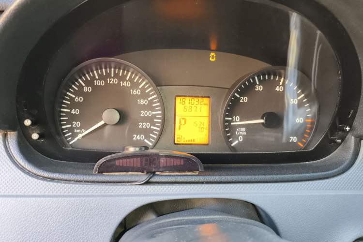 Used Mercedes-Benz Vito 2010 2.5L Elite Edition Instrument Cluster