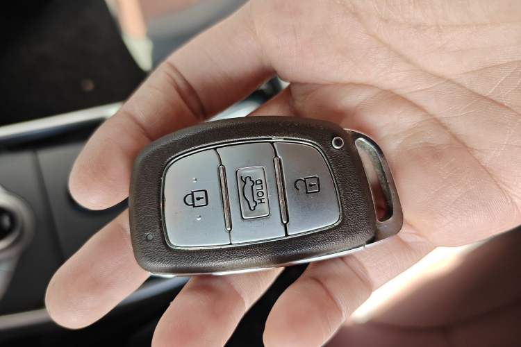 Used Hyundai Elantra (5th Generation / Langdong) 2015 1.6L Automatic Luxury Model Vehicle Key