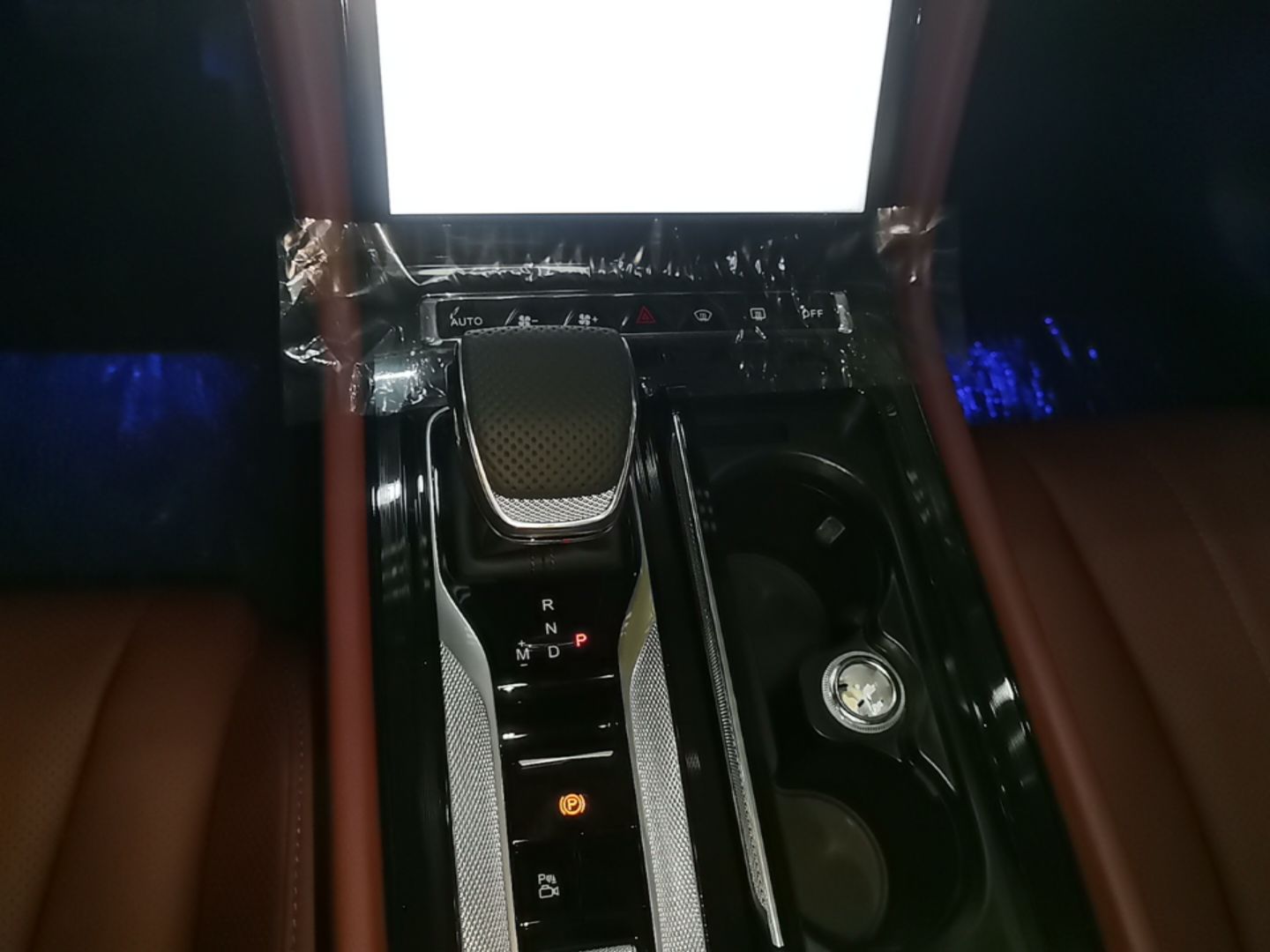 Hongqi H5 2025 Model 2.0T Automatic Xuan Ying 2 Million Units Commemorative Edition — снимка 16