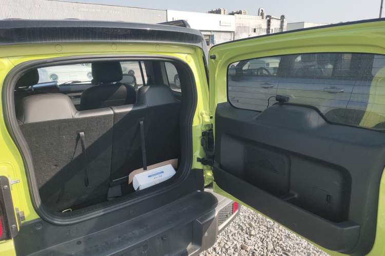 Used Baojun Spark 2023 Flagship Edition Trunk