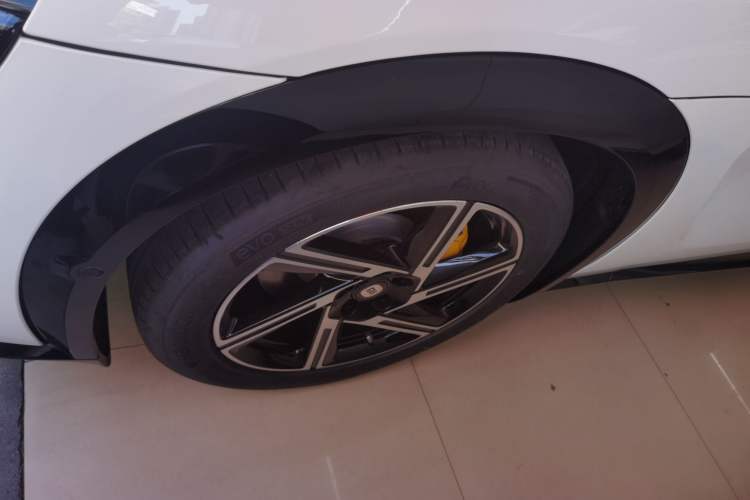 Used Xiaomi Auto YU7 2025 Ultra-Long Range High-Performance All-Wheel-Drive Max Edition