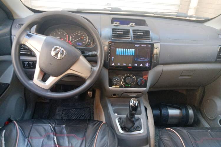 Used BAIC Weiwang M20 2014 1.5L practical type BJ415A Center Console