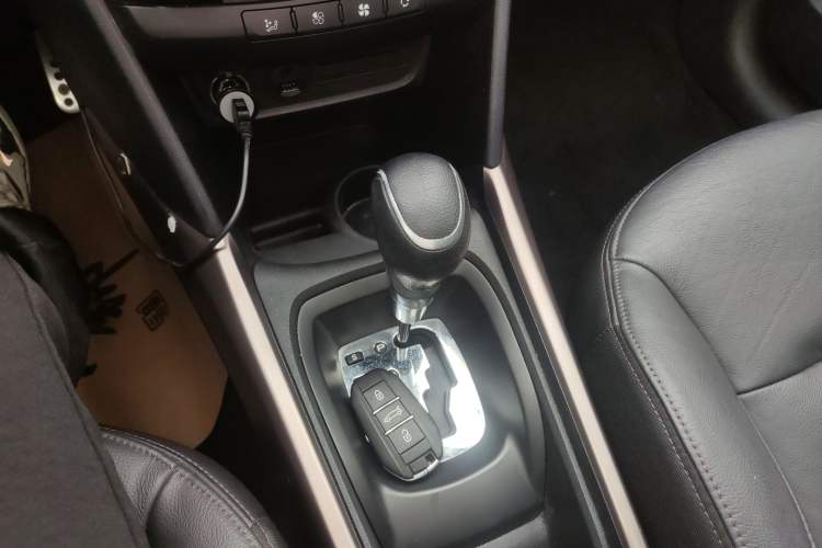 Used Peugeot 2008 2014 1.6L Automatic Navigation Edition Gear Lever