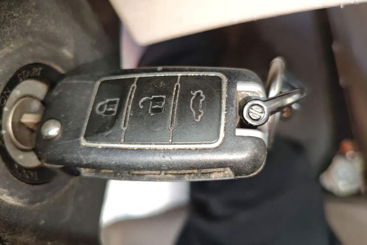 Used FORTHING Lingzhi 2022 V3 1.6L Base Model 2 Seats
