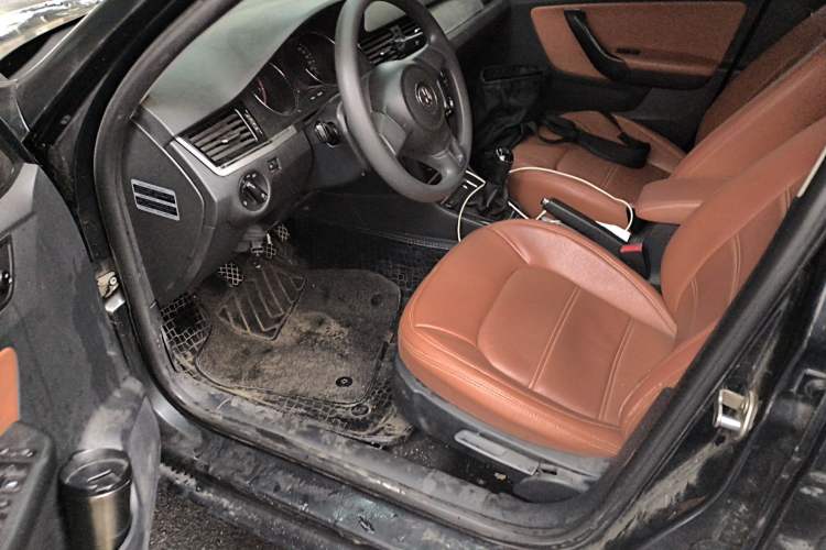 Used Volkswagen Bora 2013 1.6L Manual Fashion Edition Driver Seat