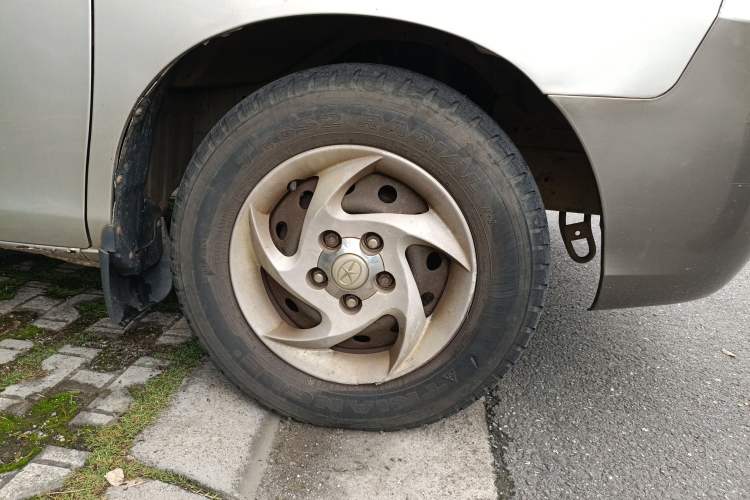 Used JAC Group Refine 2011 2.8T Shuttle Diesel Standard Version HFC4DA1-2B1
