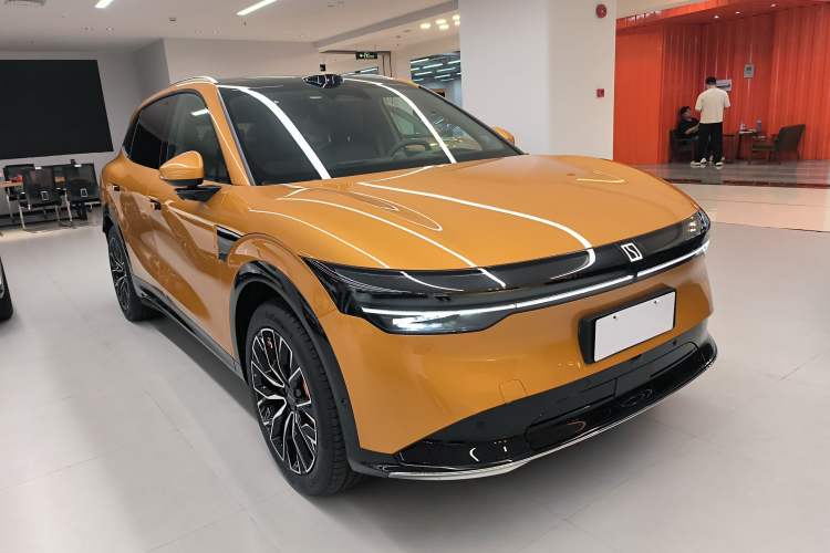 Used Zeekr 7X 2025 100 kWh Long-Range Rear-Wheel Drive with Intelligent Driving Features
