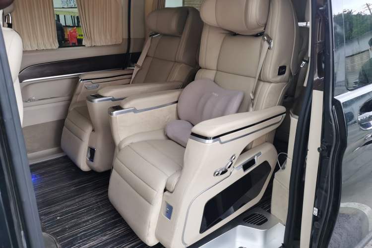 Used Mercedes-Benz V-Class 2021 V 260 Avantgarde Edition