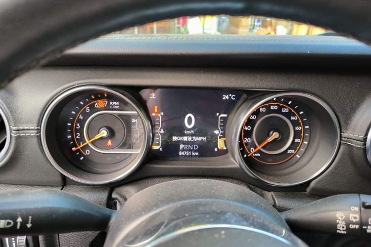 Used Jeep Wrangler 2019 2.0T Sahara Four-Door Version China VI Emission Standard
