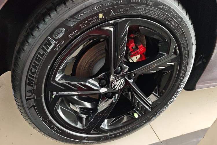 Used MG 5 Scorpio 2022 1.5T Trophy Sport Flagship Edition Exterior 5