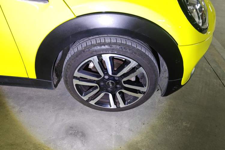 Used MINI 2019 1.5T COOPER CABRIO Temptation Edition Right Front Wheel Hub