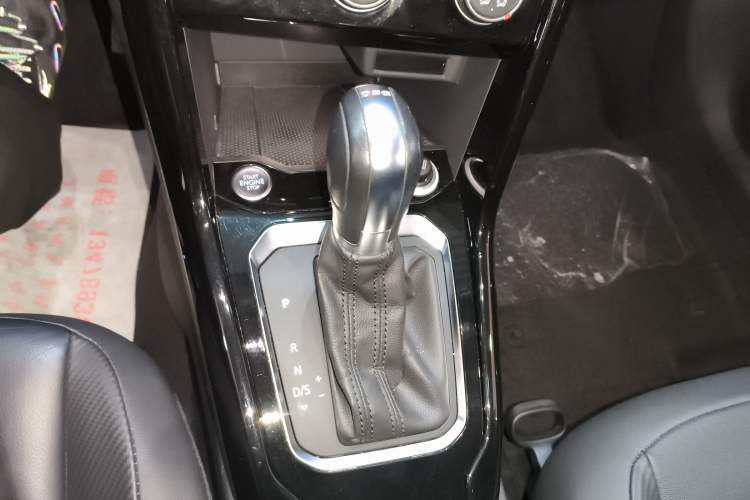 Used Volkswagen T-ROC 2019 280TSI DSG Two-Wheel Drive Comfort Version China VI Standard