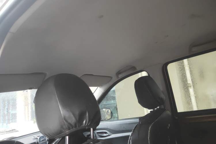 Used Wuling Hongguang 2019 1.5L S Basic Version China VI Standard LAR
