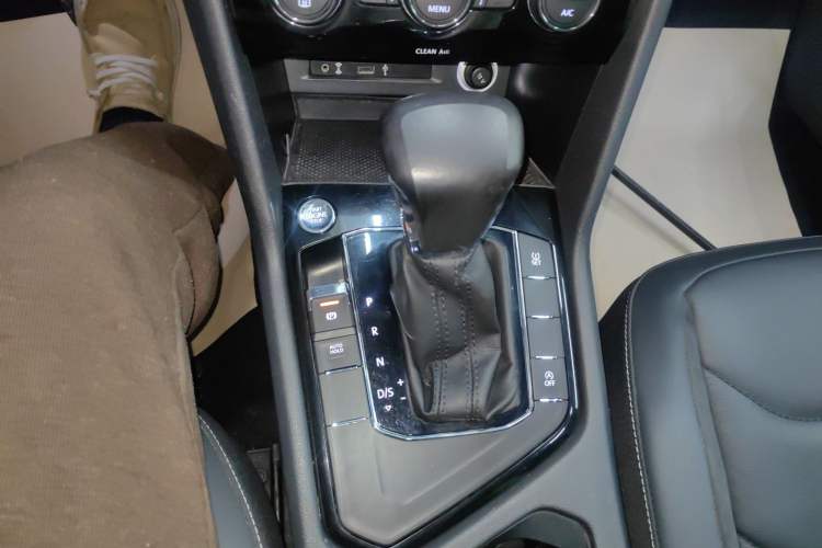 Used Volkswagen Tiguan L 2017 330TSI Automatic Two-Wheel Drive Luxury Edition