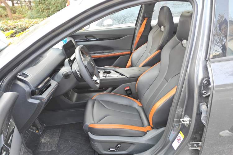 Used Changan UNI-V 2023 1.5T Prestige Model