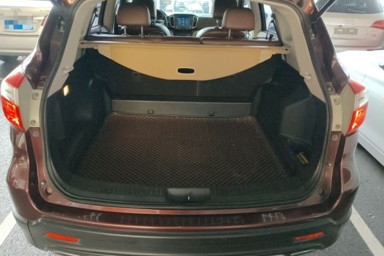 Used Venucia T70X 2015 2.0L CVT SmartFun Sport Edition
