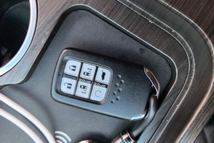 Used Honda Elysion 2022 2.0L eHEV Luxury Edition