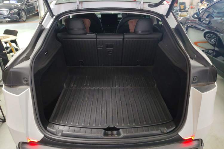 Used Tesla Model Y 2025 Rear-Wheel Drive First Edition
