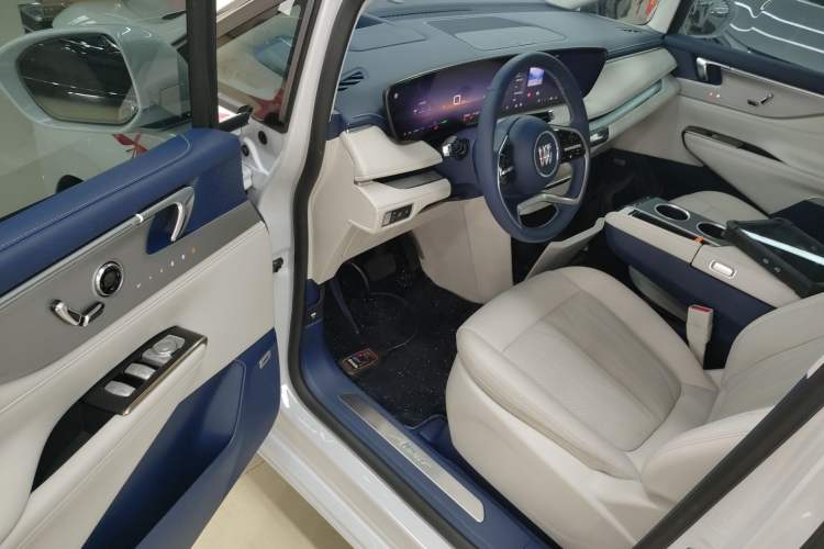 Used Buick GL8 New Energy 2024 Lu Zun Luxury Edition 7-Seater Driver Seat