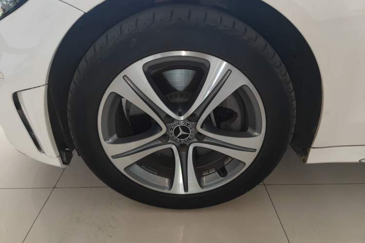 Used Mercedes-Benz C-Class 2019 C 260 L Sport Edition Left Front Wheel Hub