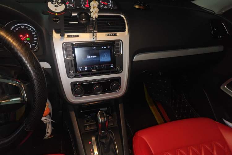 Used Volkswagen Scirocco 2015 1.4TSI Fashion Edition Audio And AC Panel