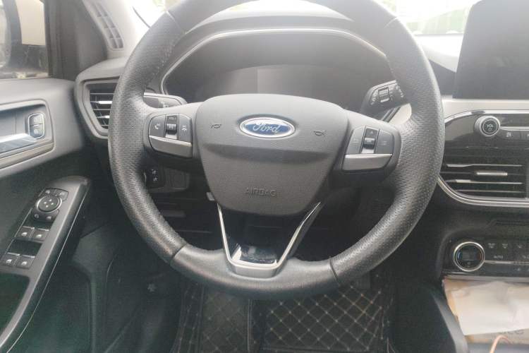 Used Ford Focus 2020 Hatchback EcoBoost 180 Automatic Trend Edition Steering Wheel