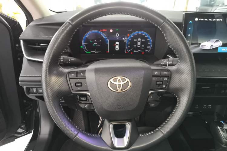 Used Toyota Camry 2024 Dual-Engine 2.5HG Prestige Edition
