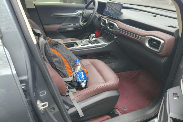 Used Geely Auto Haoyue 2022 1.8TD Automatic Prestige 7-Seater Right Front Seat