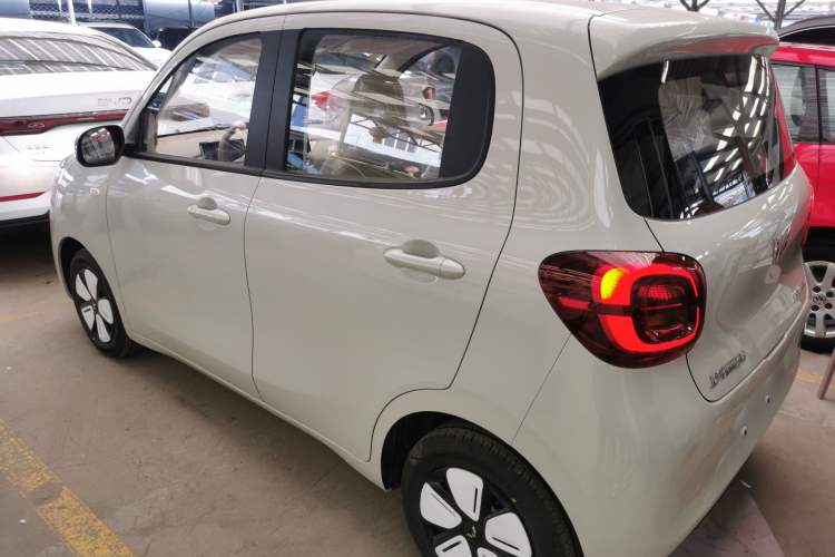 Used Wuling Hongguang MINIEV 2025 Four-Door Version Advanced Edition
