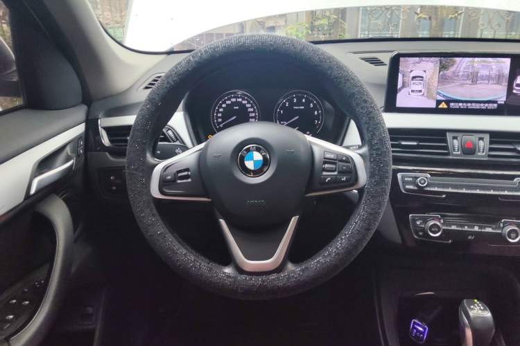 Used BMW X1 2019 sDrive18Li Fashion Model Steering Wheel