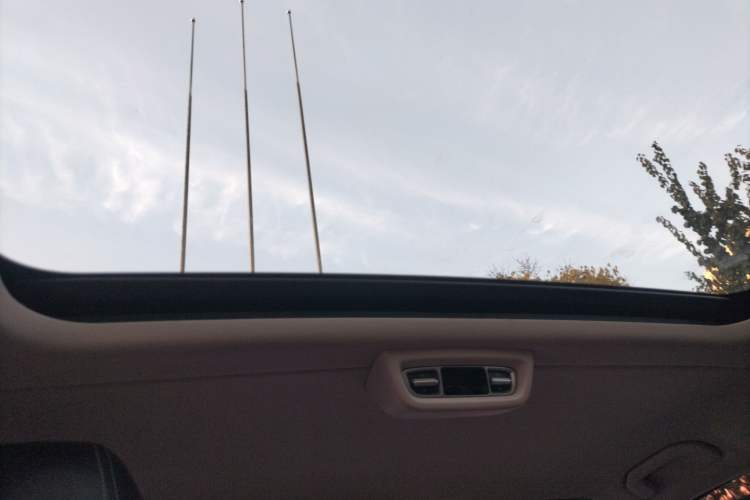 Used Mercedes-Benz V-Class 2017 V 260 Avantgarde Edition Headliner