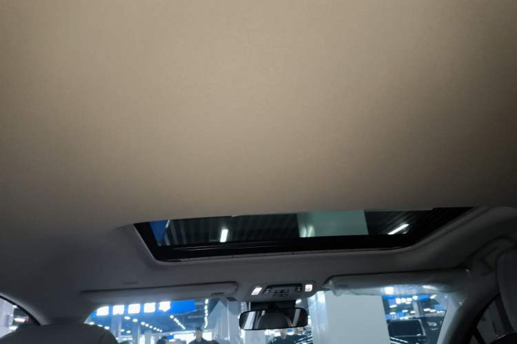 Used Toyota Granvia 2024 2.5L Hybrid Comfort Edition
