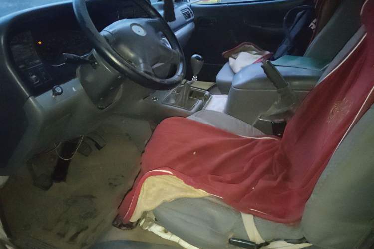 Used Jinbei Hiace 2011 2.0L 5th Generation Kuaiyunwang Standard Version 4G19
