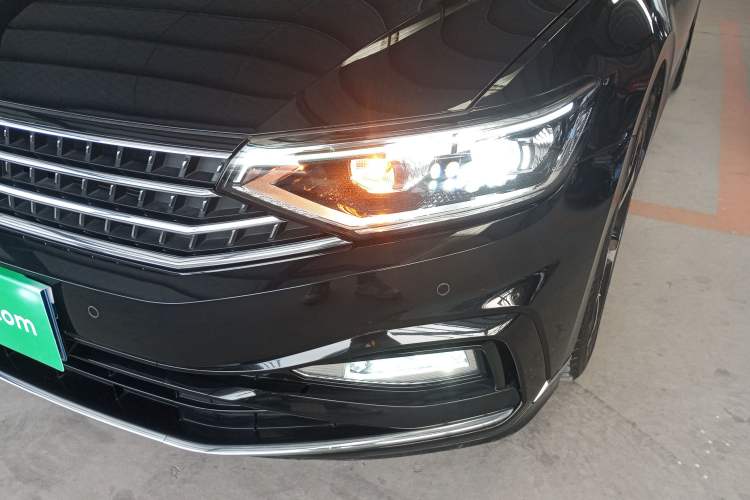 Used Volkswagen Magotan 2023 2 Million Units Limited Edition 330TSI DSG Leading Version Left Front Headlight