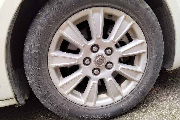 Used Buick LaCrosse 2013 2.4L SIDI Leading Comfort Version