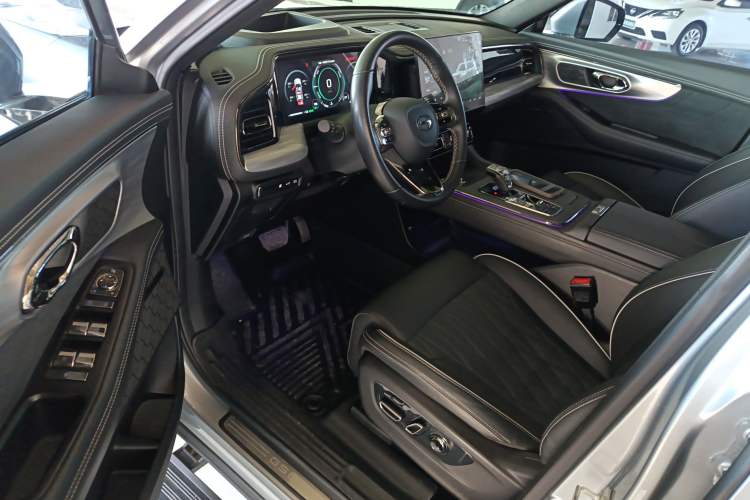 Used GAC Trumpchi GS8 2022 Dual-Engine Series 2.0TM Two-Wheel Drive Prestige Edition (7 Seats)
