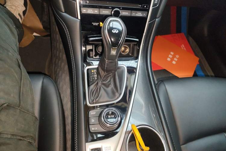 Used Infiniti Q50L 2021 2.0T Comfort Edition Gear Lever
