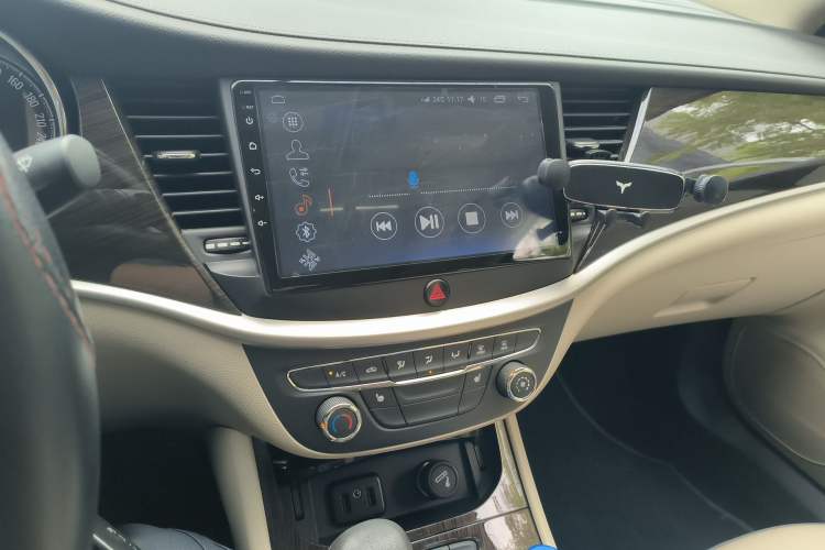 Used Buick Verano 2019 Sedan 15S Automatic Leading Model Audio And AC Panel