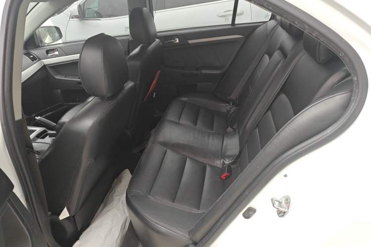 Used Mitsubishi Lancer EX 2015 1.8L CVT ZhiShang Edition China V Standard
